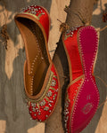 Red & Gold Embroidered Punjabi Jutti