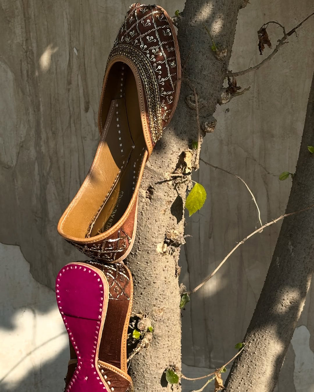 Brown Embroidered Punjabi Jutti