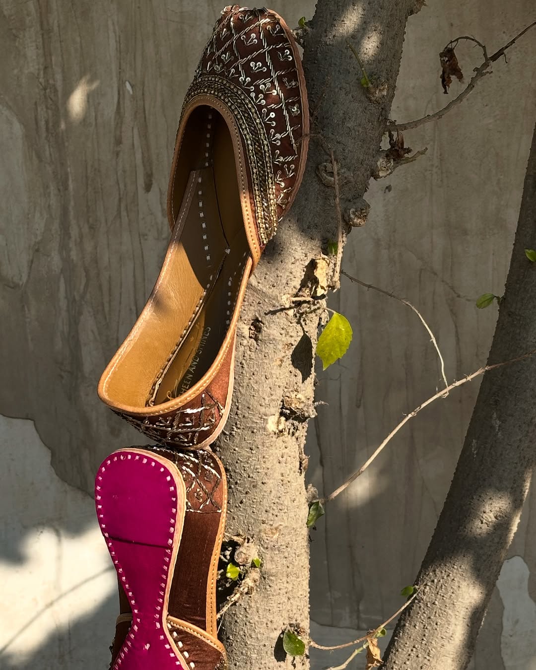 Brown Embroidered Punjabi Jutti